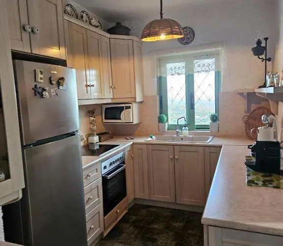 Thetidas - Panoramic Village View Apérion